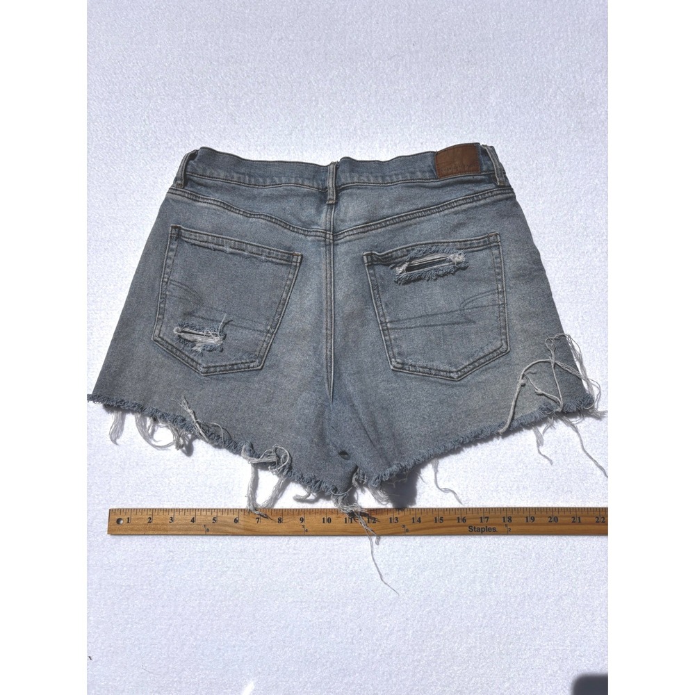American Eagle High Waisted Distressed Denim Shorts Light Wash Frayed Hem 12